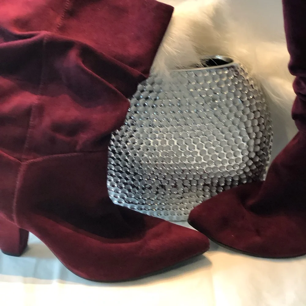 Elegant Burgundy Suede Women's Boots - Picture 2 of 11